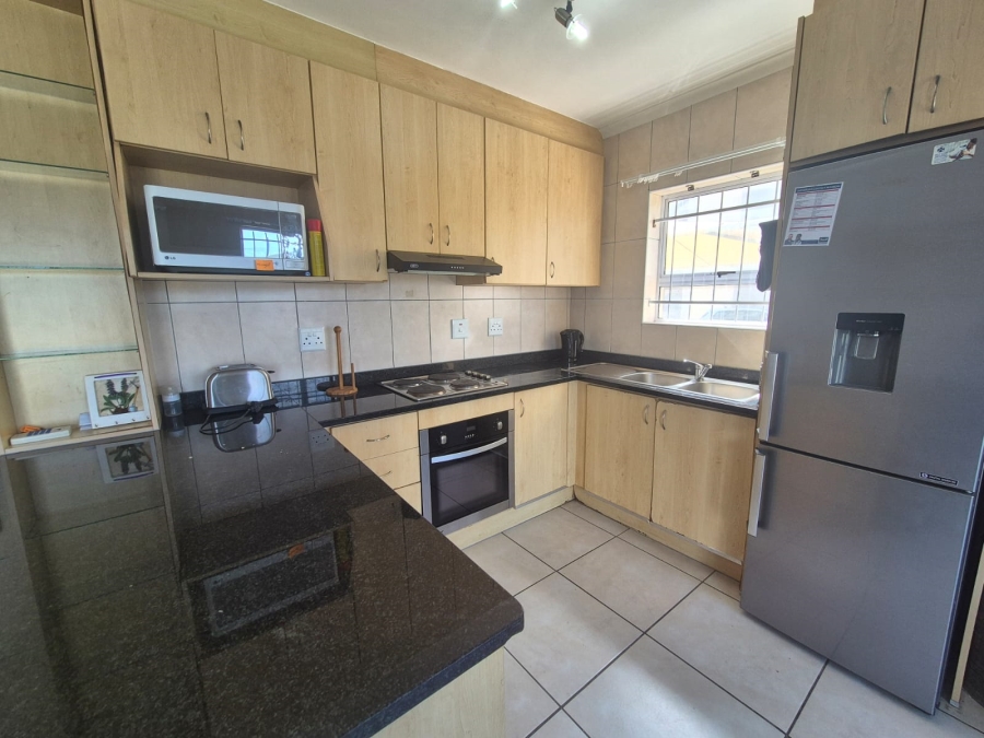 To Let 1 Bedroom Property for Rent in Muizenberg Western Cape